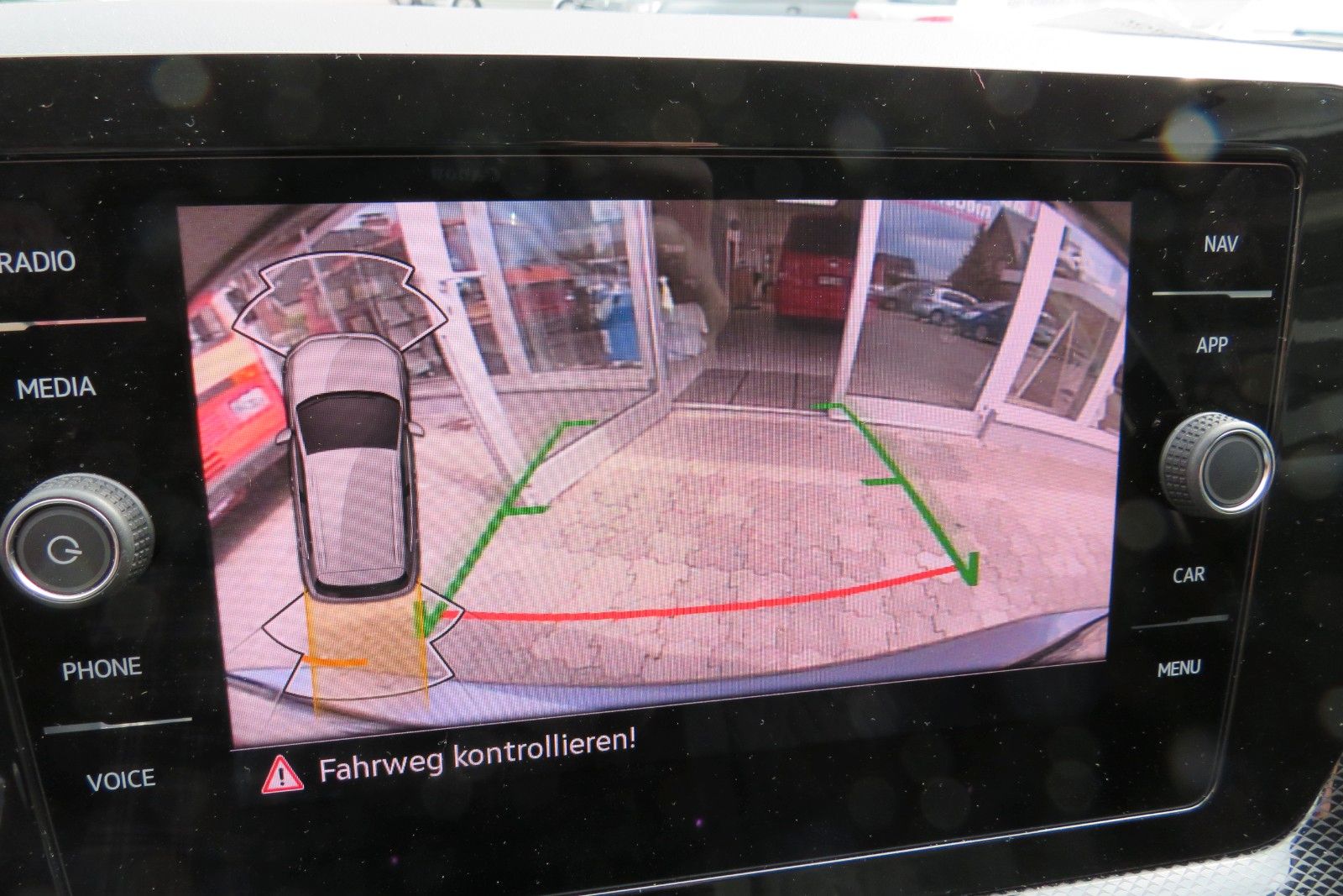 Fahrzeugabbildung Volkswagen T-Cross DSG ACC KAMERA NAVI SITZH LED APP GJ 1.H