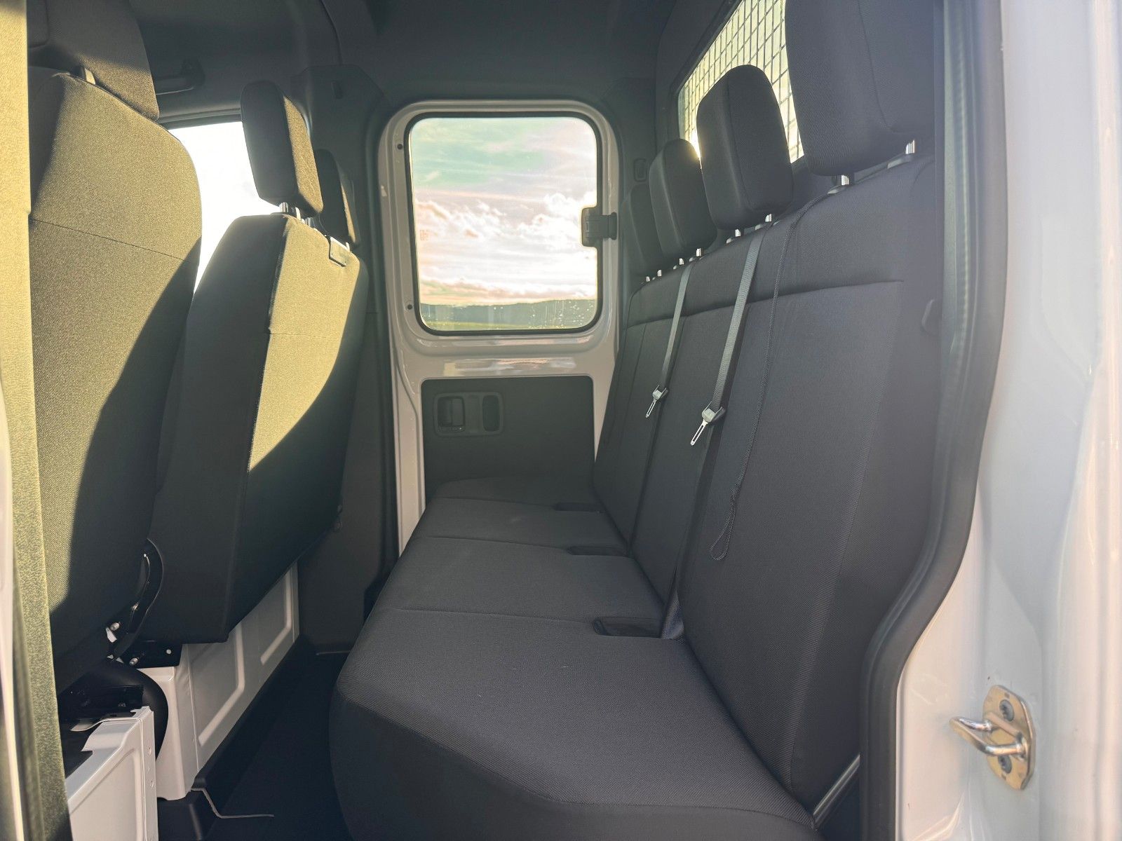 Fahrzeugabbildung Mercedes-Benz Sprinter 317 CDI DoKa Klima Stdheiz AHK3,5to