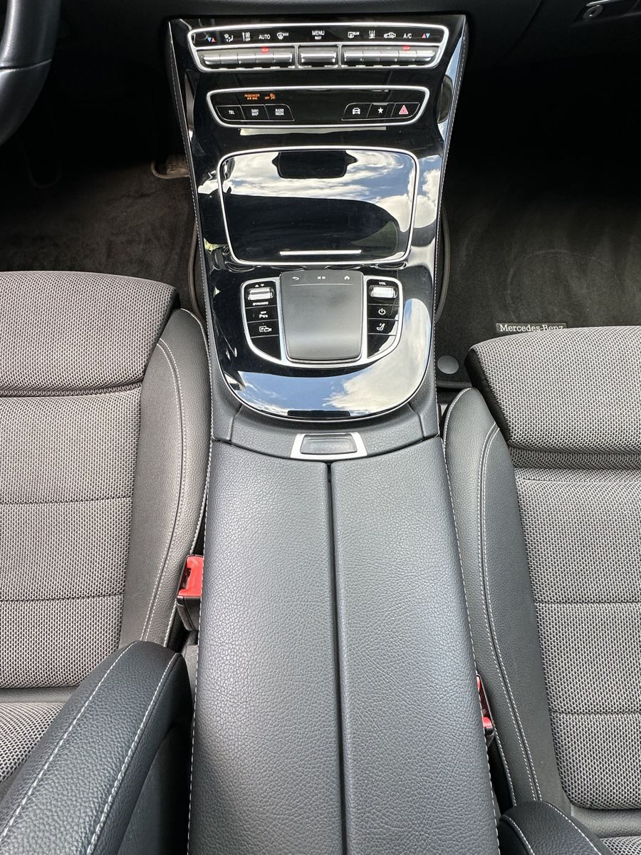 Fahrzeugabbildung Mercedes-Benz E 300e T Avantgarde NAV+LED+PANO+WIDESCREEN+KAM