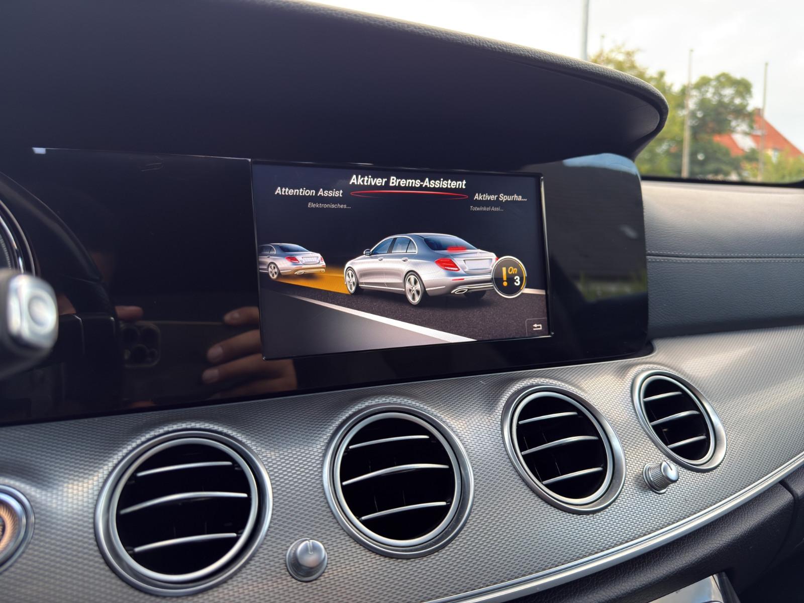 Mercedes-Benz E 220d AMG 9G SHD MULTIB NAVI TOTW CAM TEMP