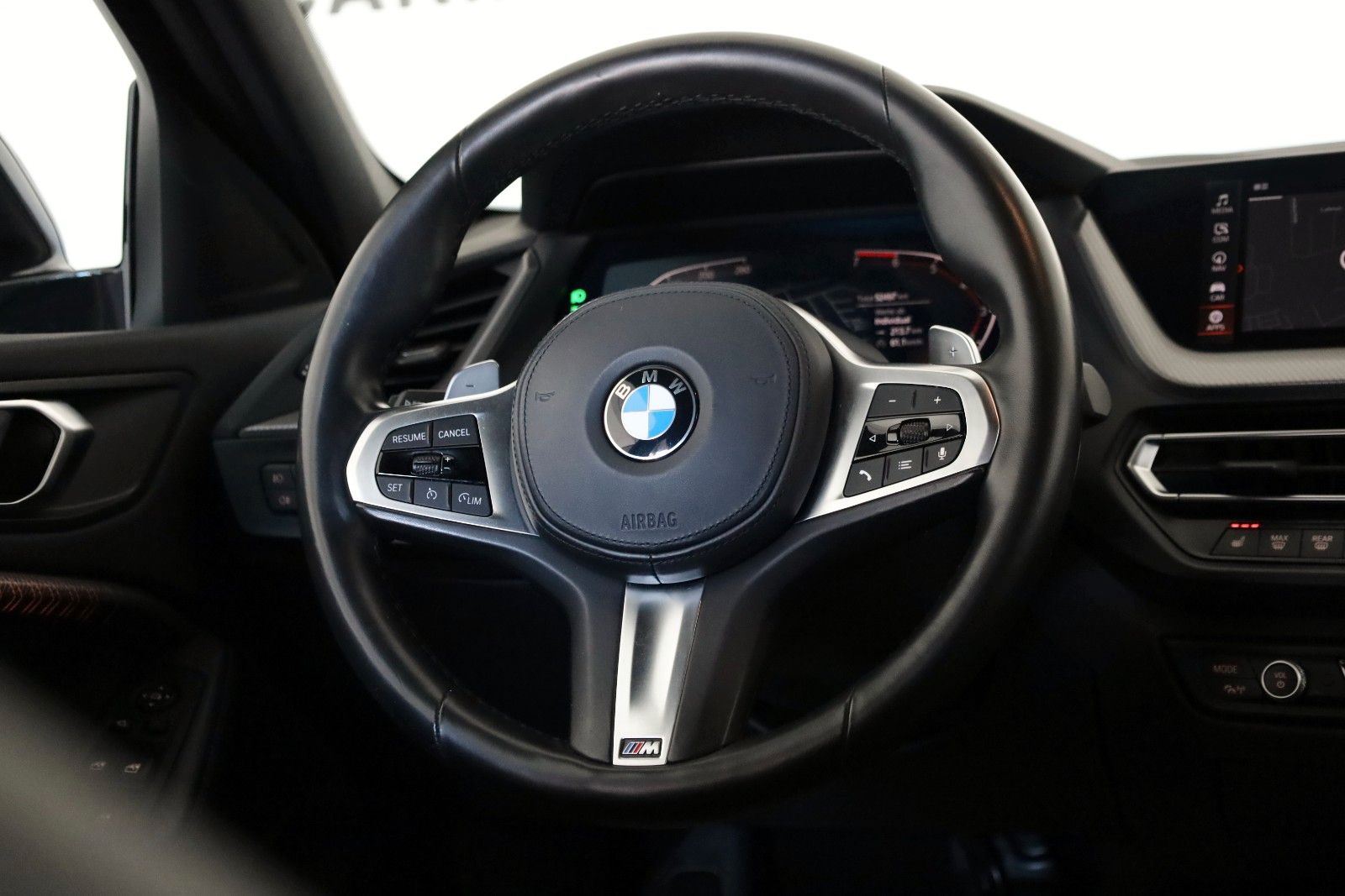 Fahrzeugabbildung BMW 120 i M Sport, T.Leder,Navi,LED,SH,Kamera,+WR
