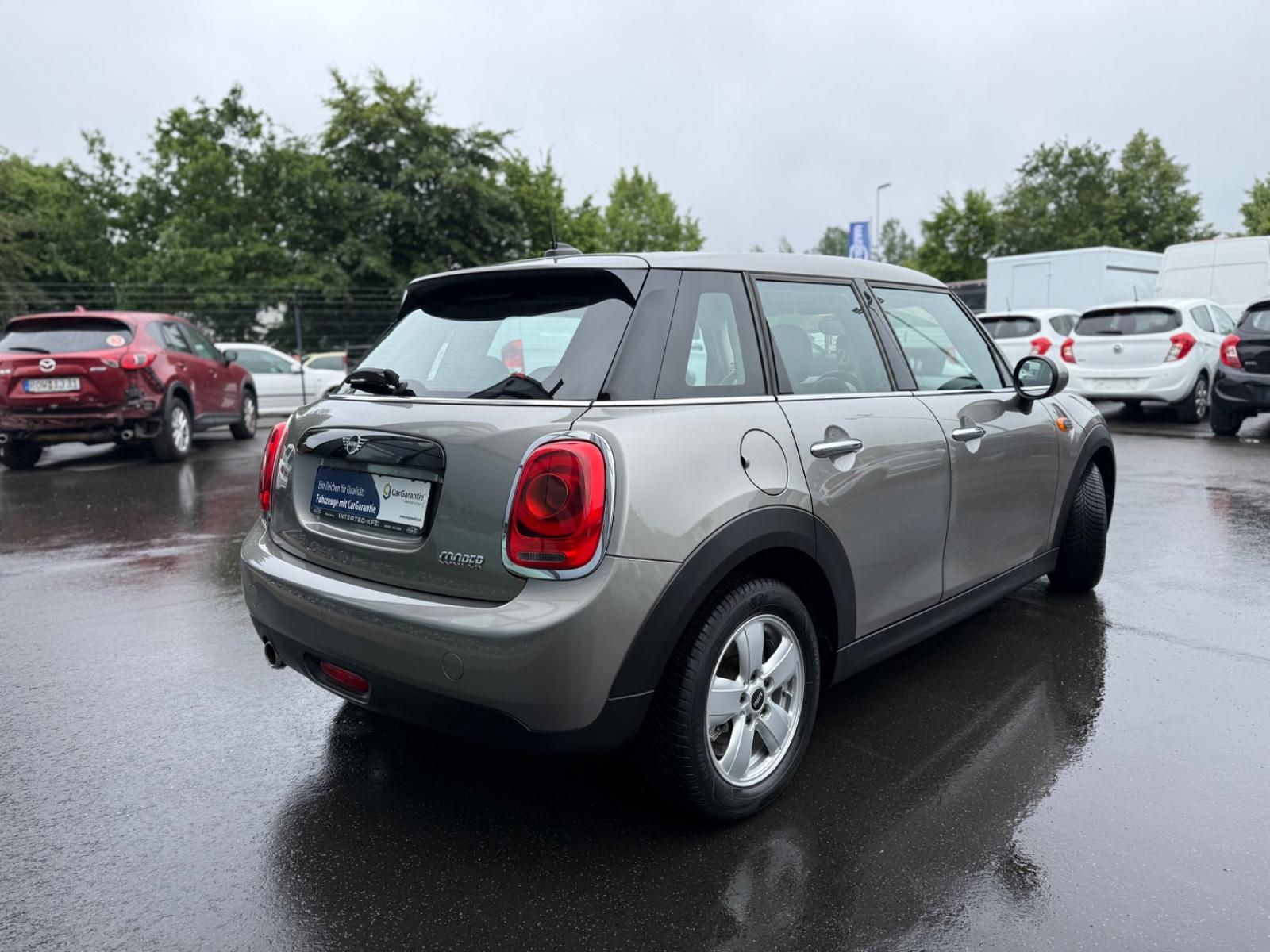 MINI COOPER 5-trg.*SHZ*TEMP.*FSP*ALU*ALLWETTER*HU NEU