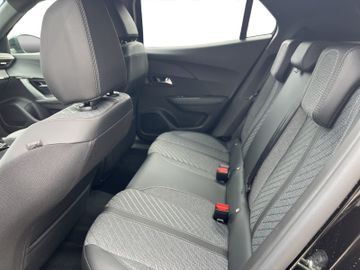 Peugeot 2008 Allure 1.2 145 LED+SHZ+Alcant.+PDC+SpurH