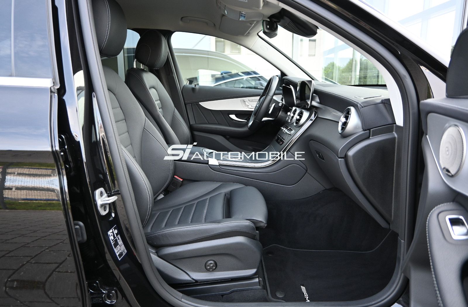 Fahrzeugabbildung Mercedes-Benz GLC 300 de 4MAT. AMG LINE °ACC°HEAD-UP°MEMORY°