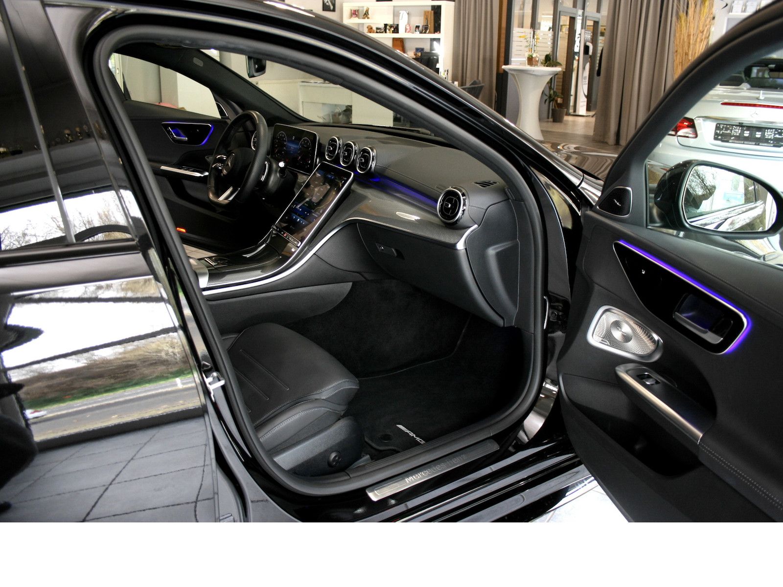 Fahrzeugabbildung Mercedes-Benz C 180 AMG *Night*Burmester Surround*Winter-Paket