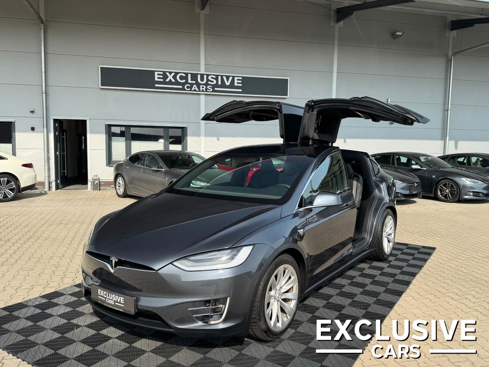 TESLA Model X