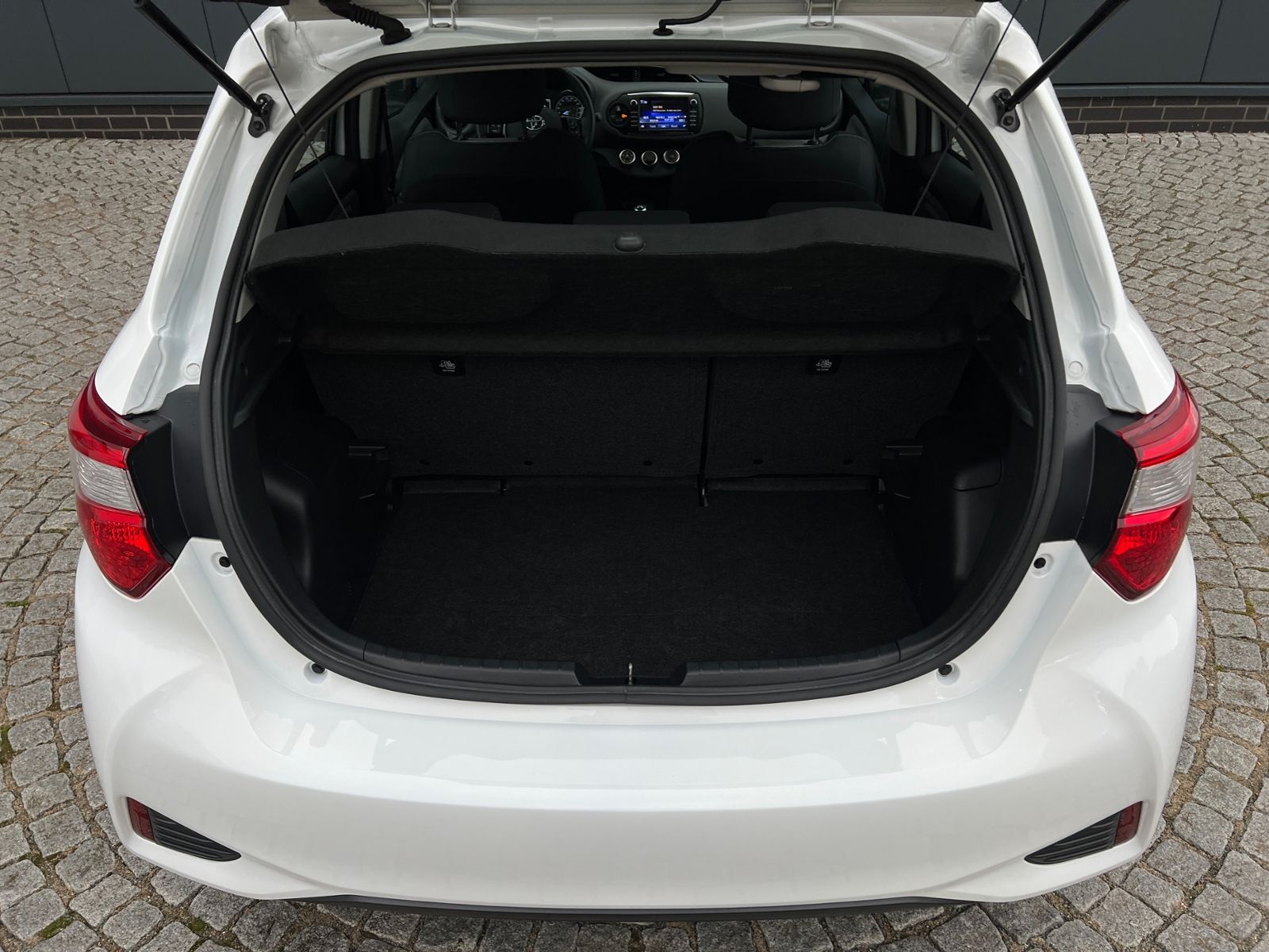 Fahrzeugabbildung Toyota Yaris 1.0 VVT-i Comfort *Klima, Kamera*