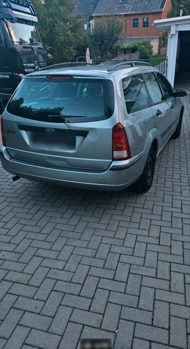 Ford Focus 2004 — engine 101 HP (74kW)