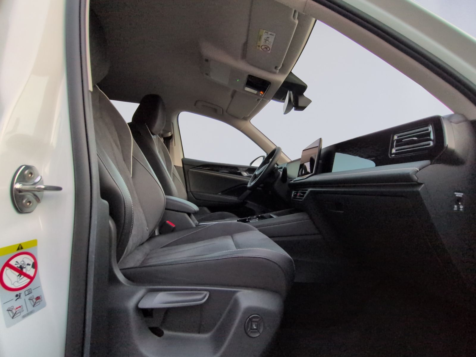 Tiguan 1.5 eTSI DSG Elegance KAMERA+AHK+DCC