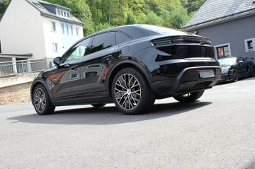 Porsche Macan 4*21"MacanDesign,AHK,ACC,Pano,Lederpaket*