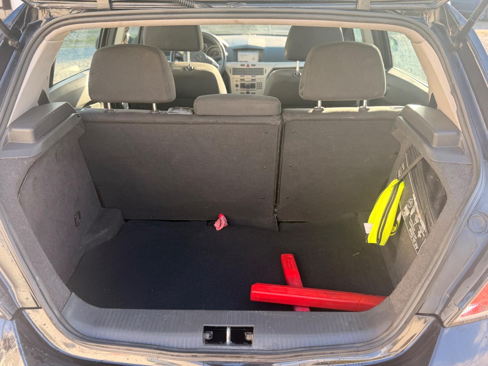 Opel Astra 2007 — photo 14