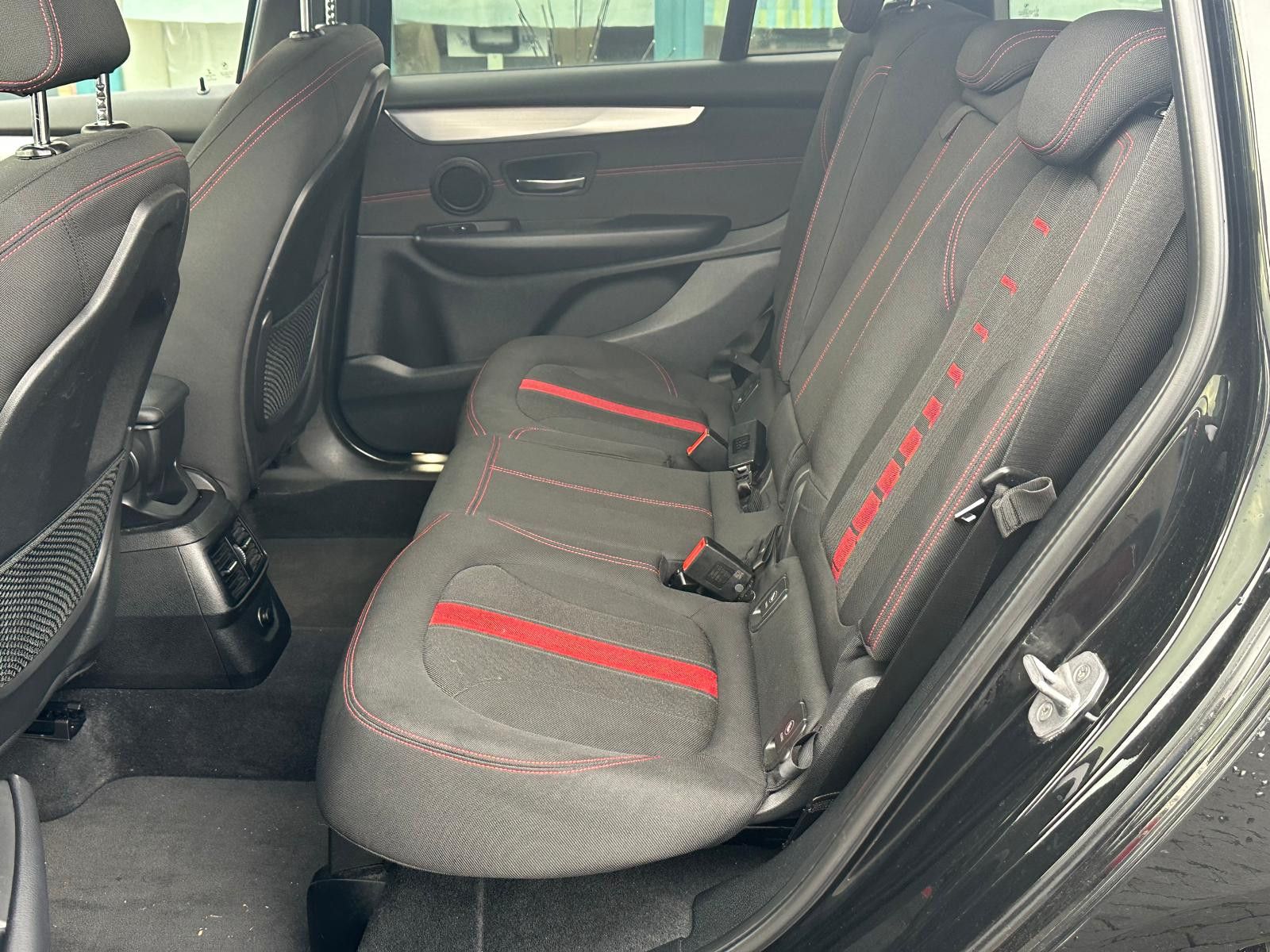 Fahrzeugabbildung BMW 216 Gran Tourer D Sport Line LED+PDC+MFL+NAVI+