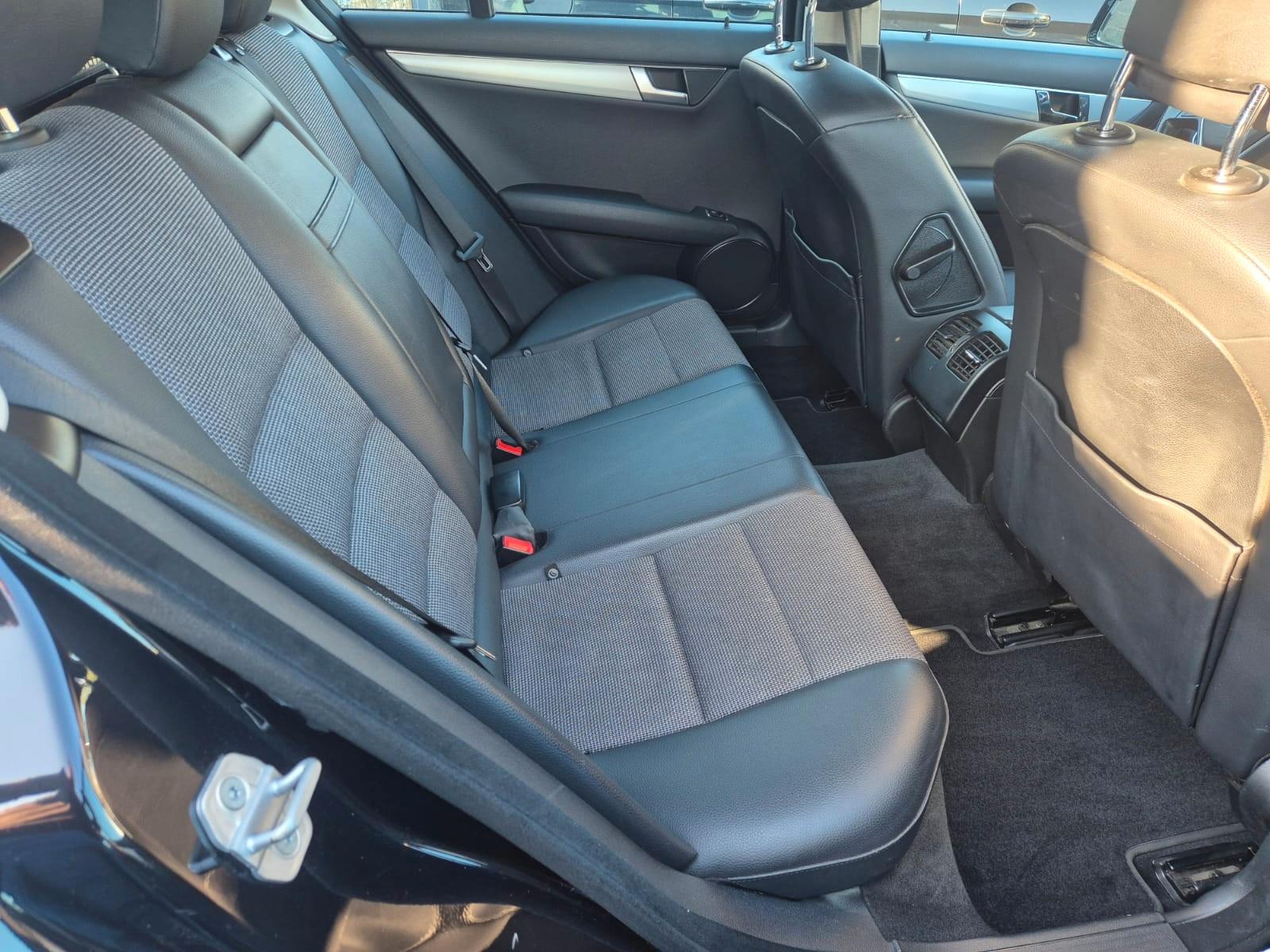 Mercedes-Benz C180 2012 — photo 11