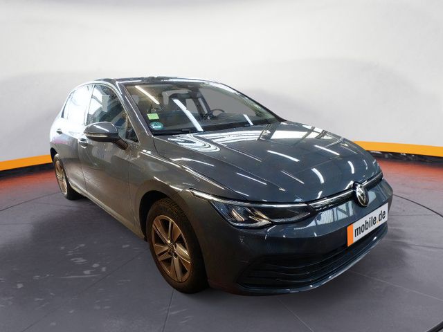 Volkswagen Golf VIII 1.0 eTSI DSG Life Navi Sitzhzg LED H&K