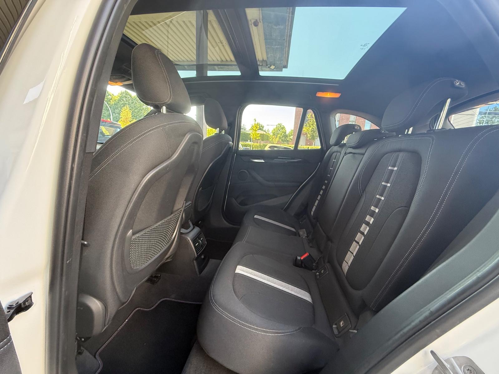 BMW X1 xDrive 20i Panorama / Head up / Kamera