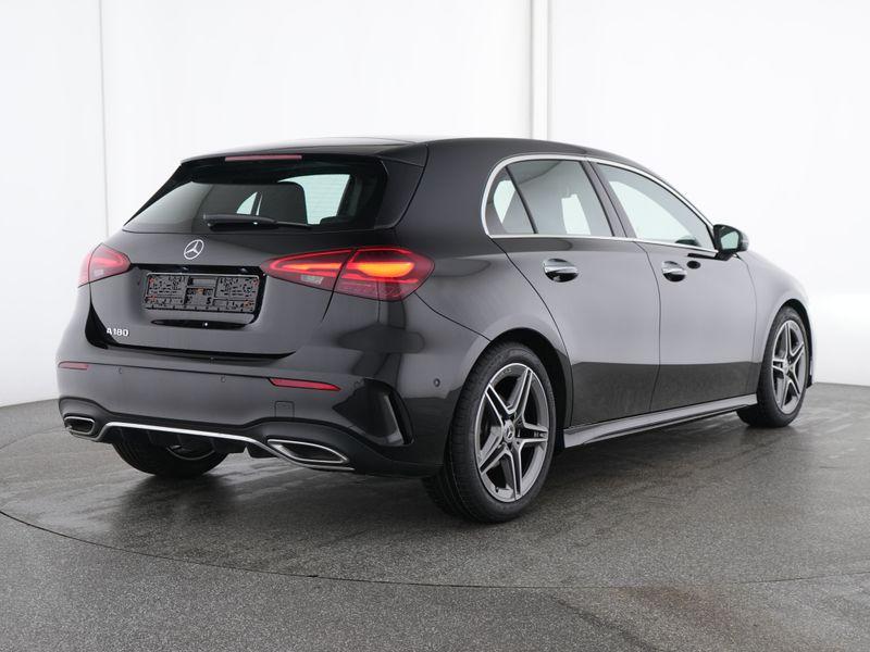 Mercedes-Benz A 180 AMG-Sport/LED/Cam/Keyl/Ambiente/Winter/18'