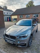BMW X6 M50 M50d - - graue BMW X6 M50