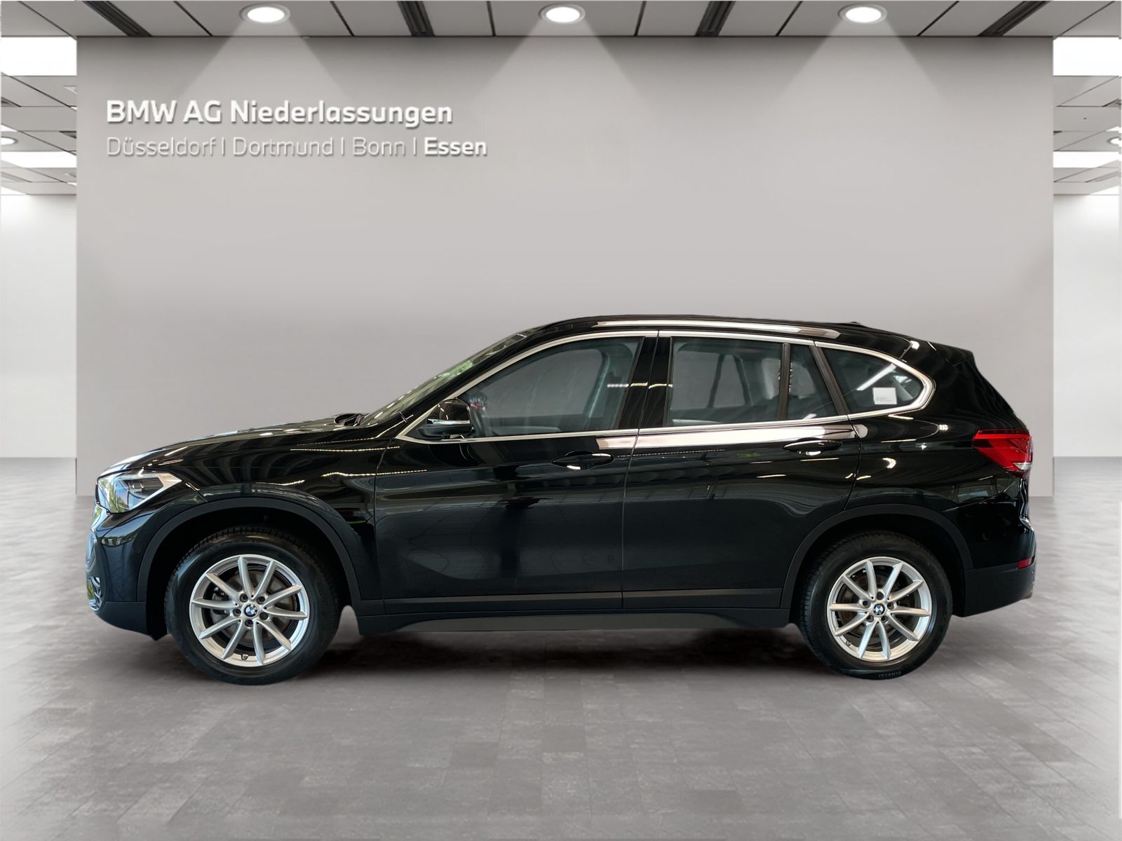 BMW X1 sDrive18d Navi Parkassist Pano.Dach LED foto 3