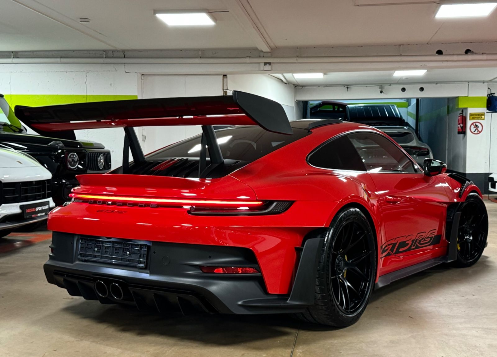 Fahrzeugabbildung Porsche 992 GT3 RS WEISSACH MAGNESIUM CERAMIC CARBON !!!