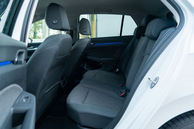 Volkswagen Golf 8 2.0 TDI LIFE/ BUSINESS/ AHK/ LED+ Volkswagen Golf 8 2.0 TDI LIFE/ BUSINESS/ AHK/ LED+