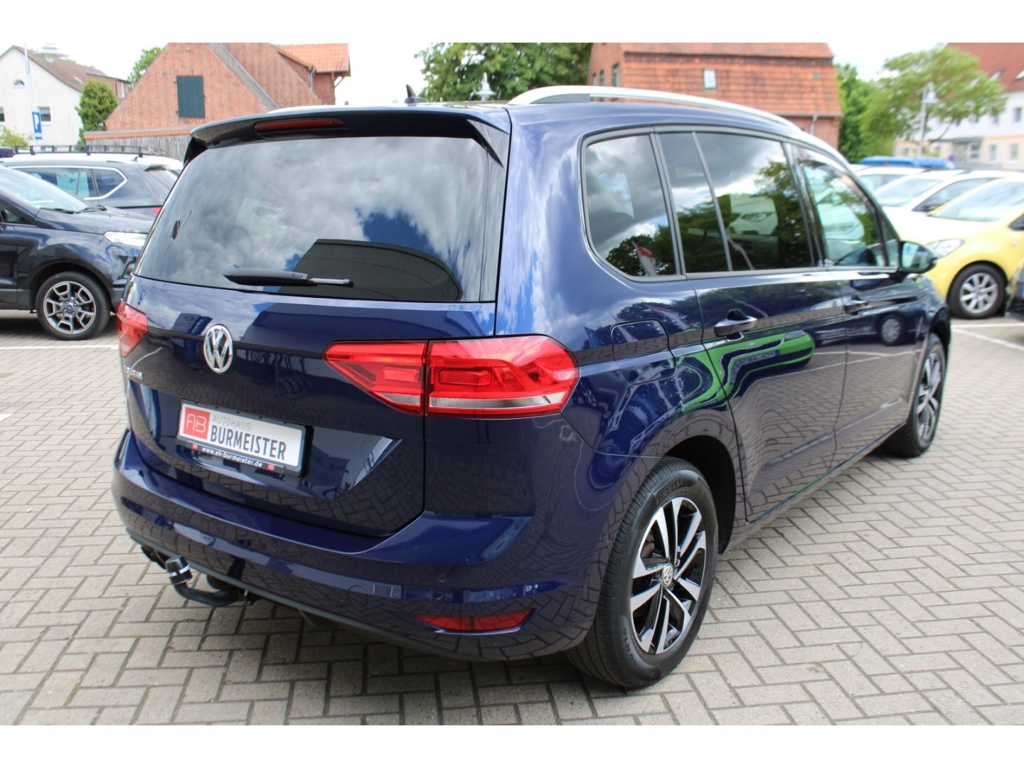 VW Touran IQ.DRIVE 2.0 TDI BMT ACC LED AHK el. Heck - Image 5