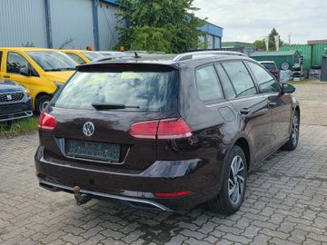 Volkswagen Golf - 3