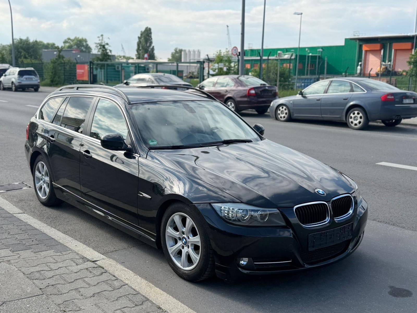 BMW 320 3 Touring 320i Automatik Vollleder!