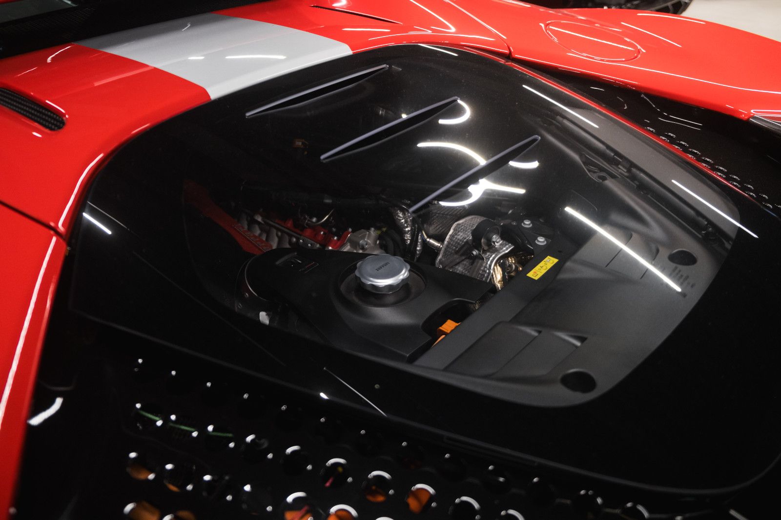 Fahrzeugabbildung Ferrari SF90 Assetto Fiorano-Carbonsitze-LED-Lenkr.