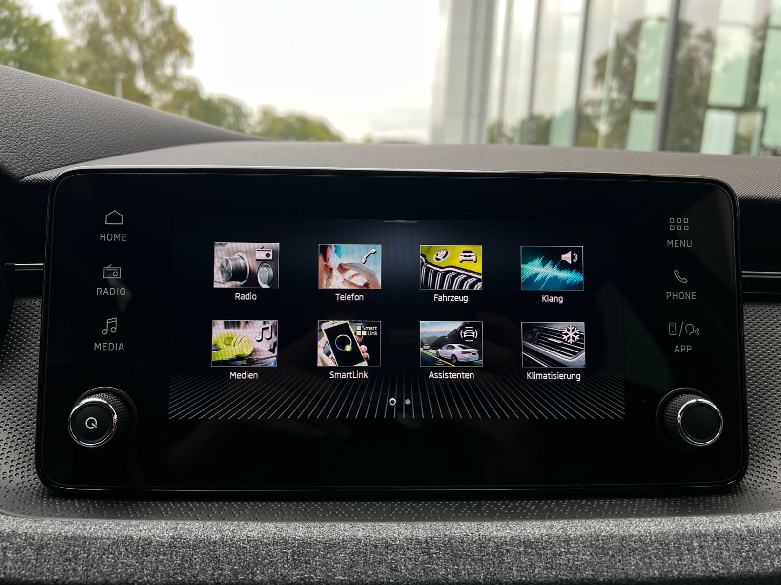 Fahrzeugabbildung SKODA Kamiq DRIVE 1,0 TSI DSG *Matrix LED, Smart Link,