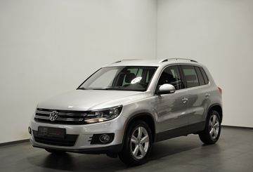 Volkswagen Tiguan - 1