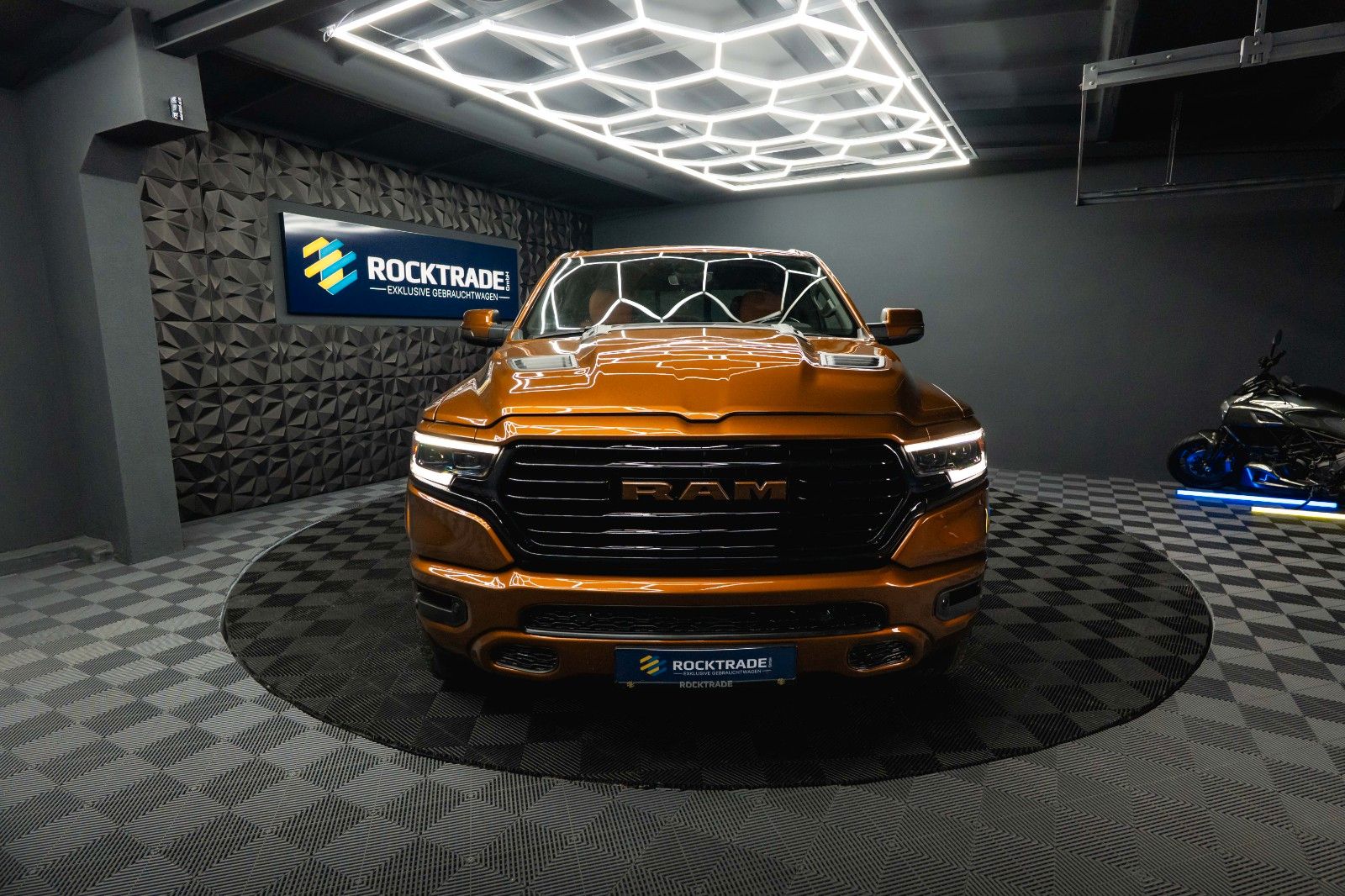 Fahrzeugabbildung Dodge RAM 5.7 V8 HEMI 4x4 COPPERHEAD Offroad LONGBED