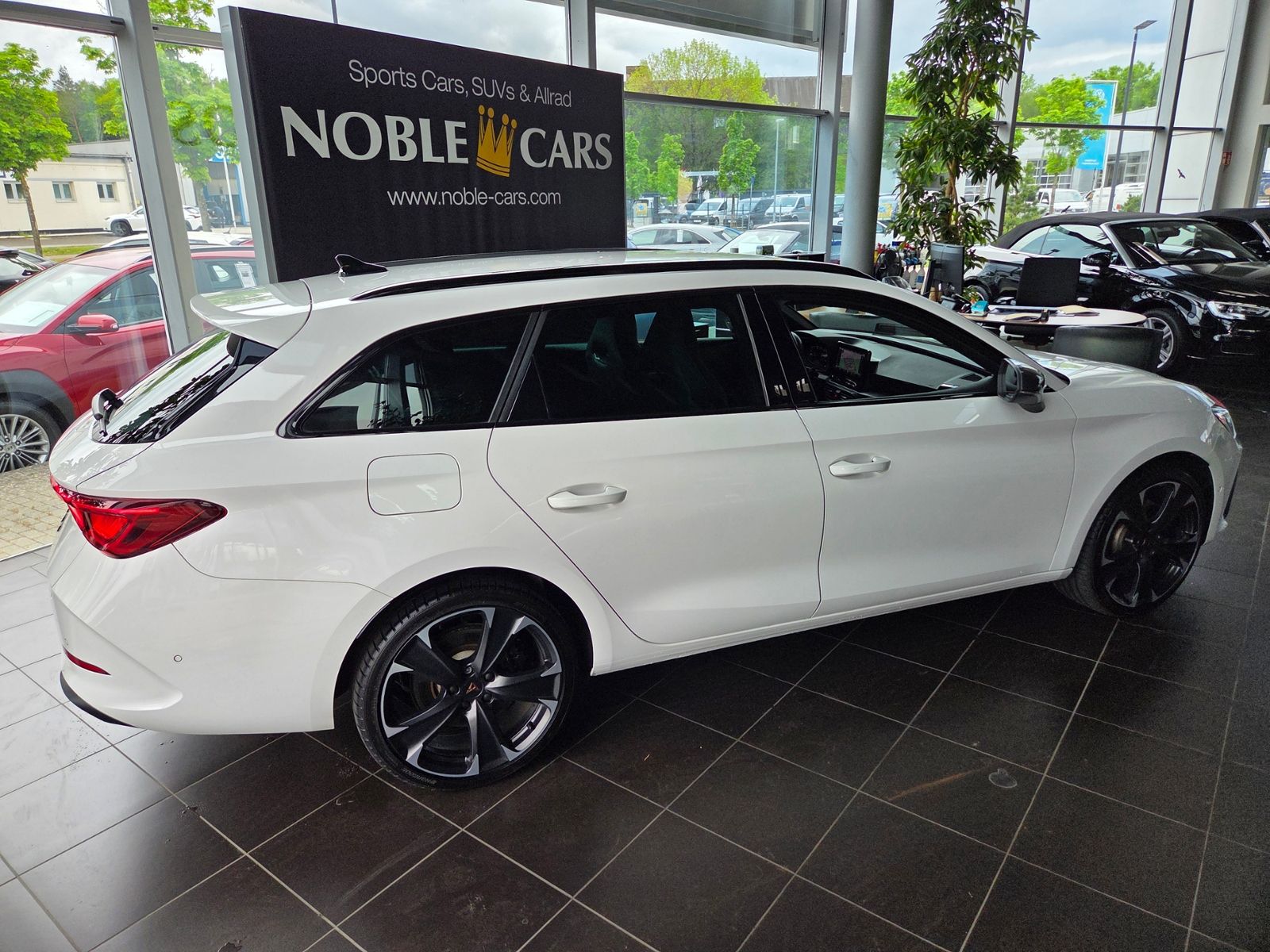 Fahrzeugabbildung CUPRA Leon Sportstourer VZ 1.4 e-Hybrid SHZ LED NAVI