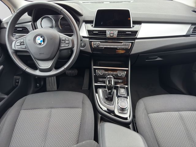 Fahrzeugabbildung BMW 218i Gran Tourer Advantage+LED+Navi+Kamera+DAB
