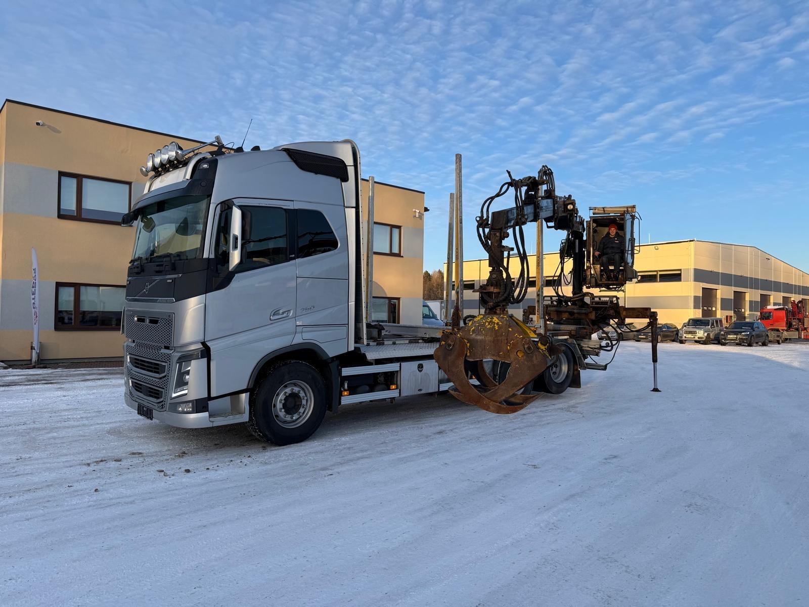 Volvo FH750 6X4 + RETARDER + HIAB CRANE