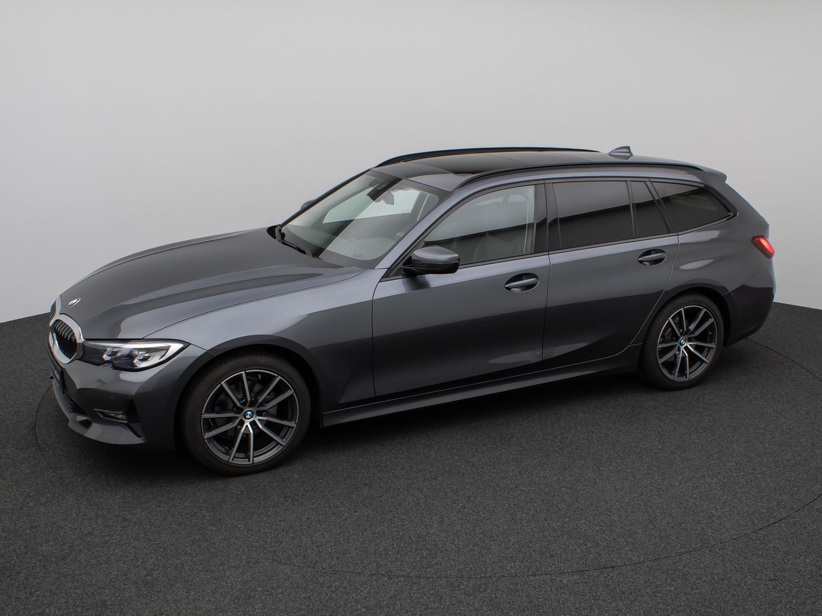 Fahrzeugabbildung BMW 320d xD  Sport Line Panorama DAB H/K Stop&Go AHK