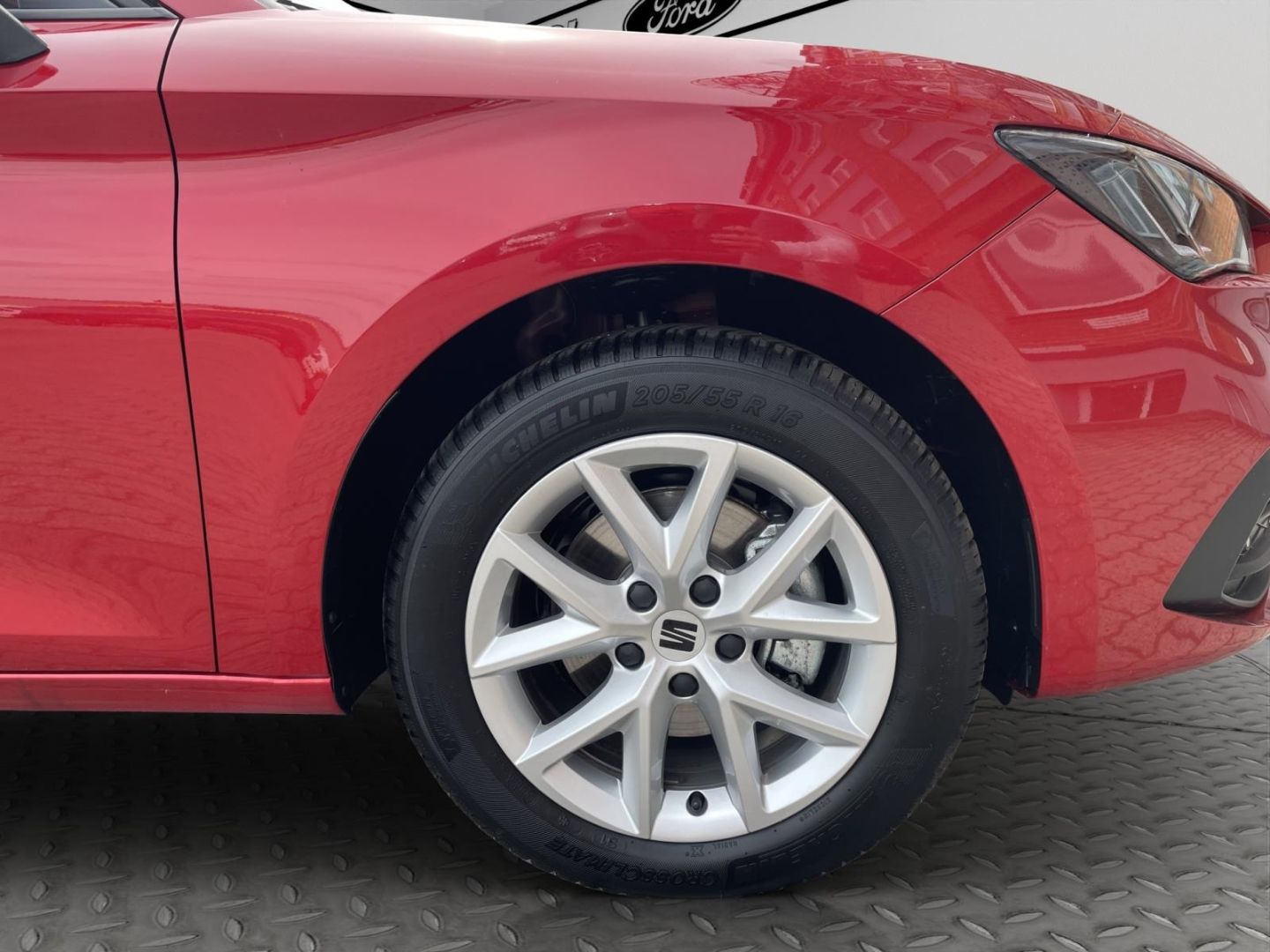 Fahrzeugabbildung SEAT Leon Sportstourer 1.5 Road Edition SpurhalteASS