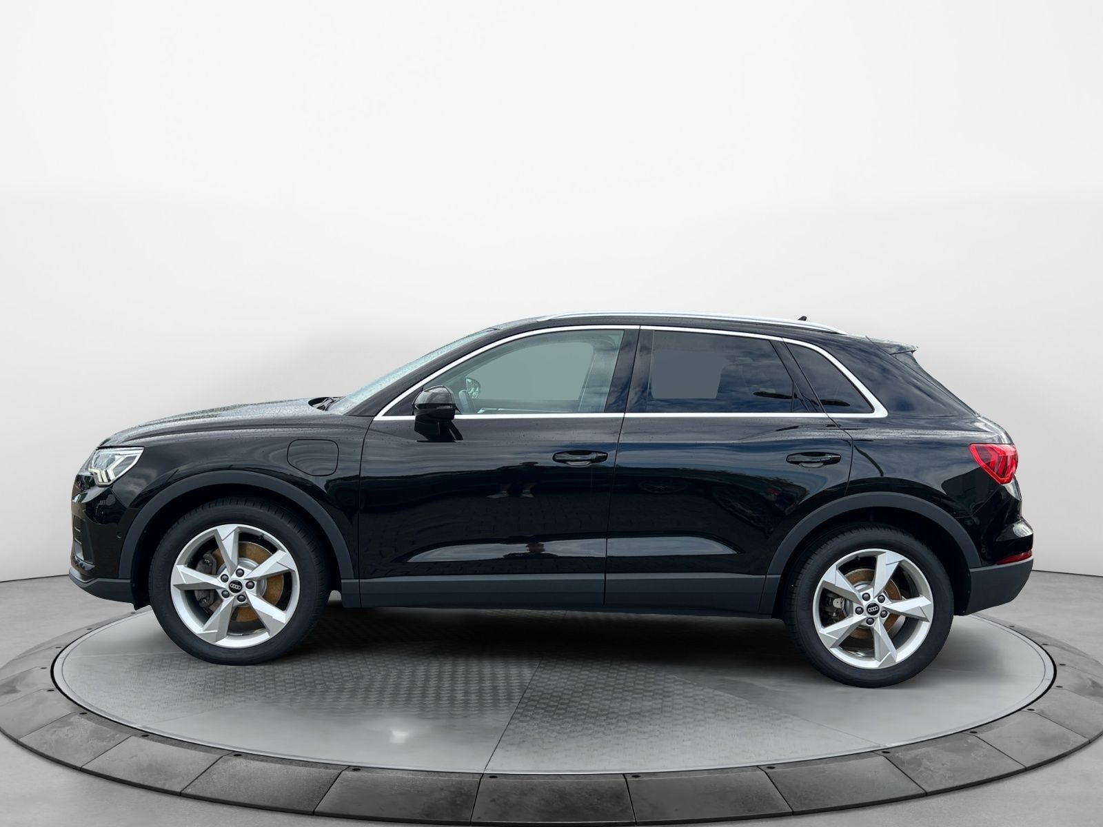 Audi Q3 45 TFSI e S-Tronic., LED, ACC, RFK, Smartphon imagem 2
