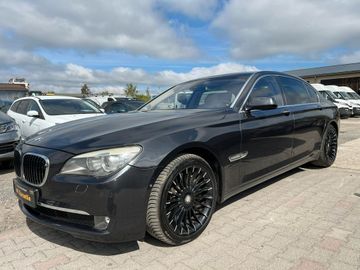 BMW 750 - 7
