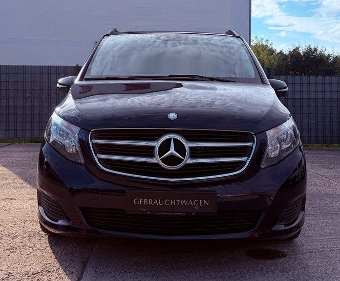 Image of Mercedes-Benz 220