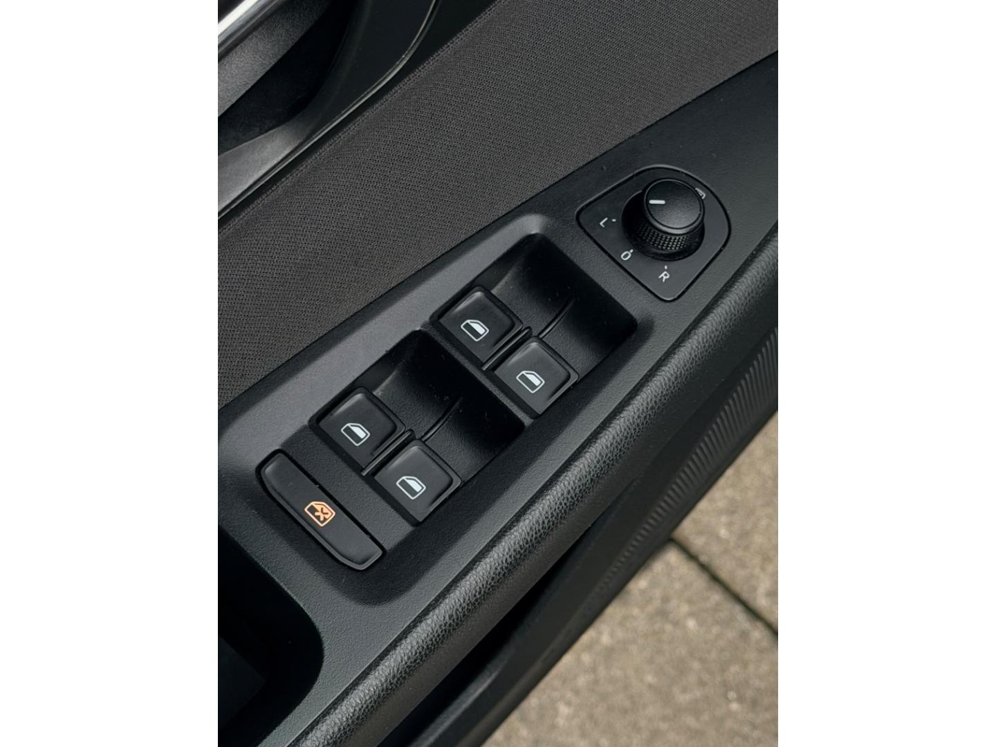 Seat Leon 2014 — photo 10
