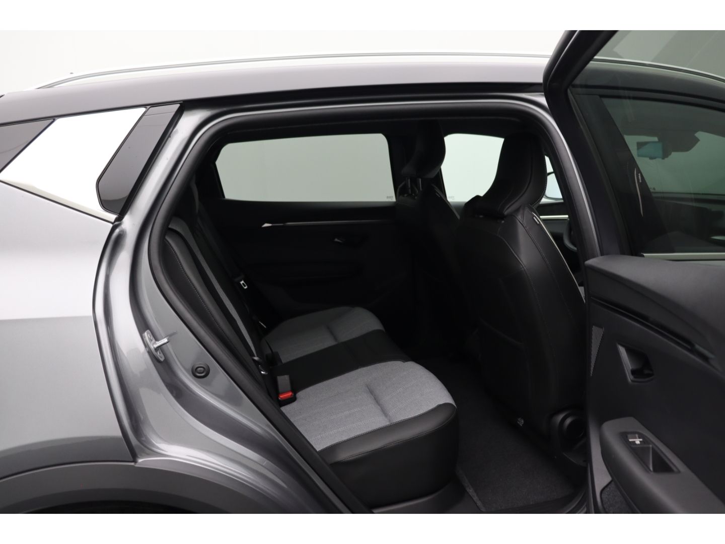 Fahrzeugabbildung Mitsubishi Eclipse Cross Diamant Top 11 KW ACC Totwinkelass