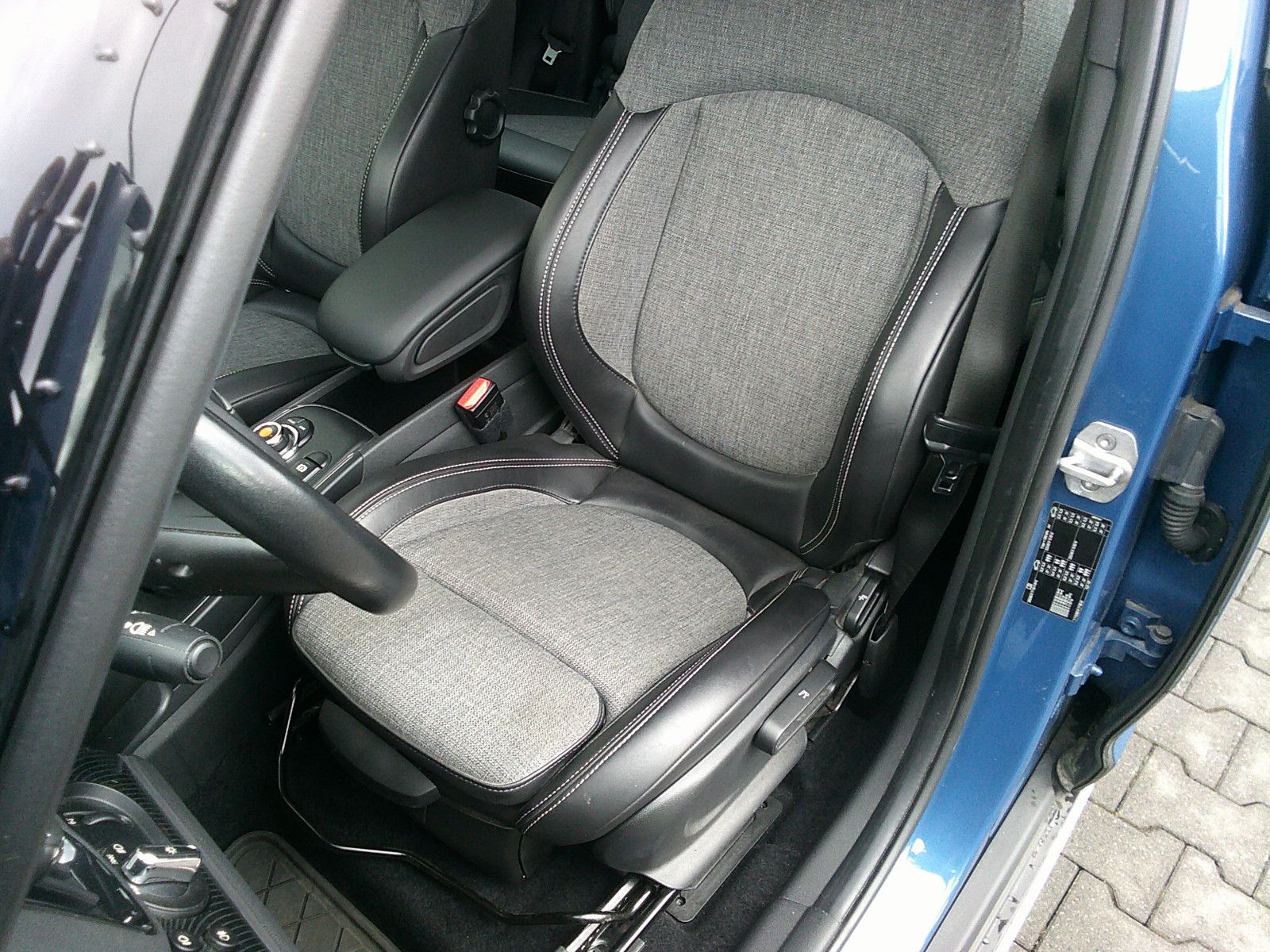 Fahrzeugabbildung MINI COOPER Countryman Cooper / Pepper