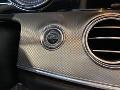 Fahrzeugabbildung Mercedes-Benz E 220d AMG-Line 4MATIC Autom. Luft AHK LED Pano