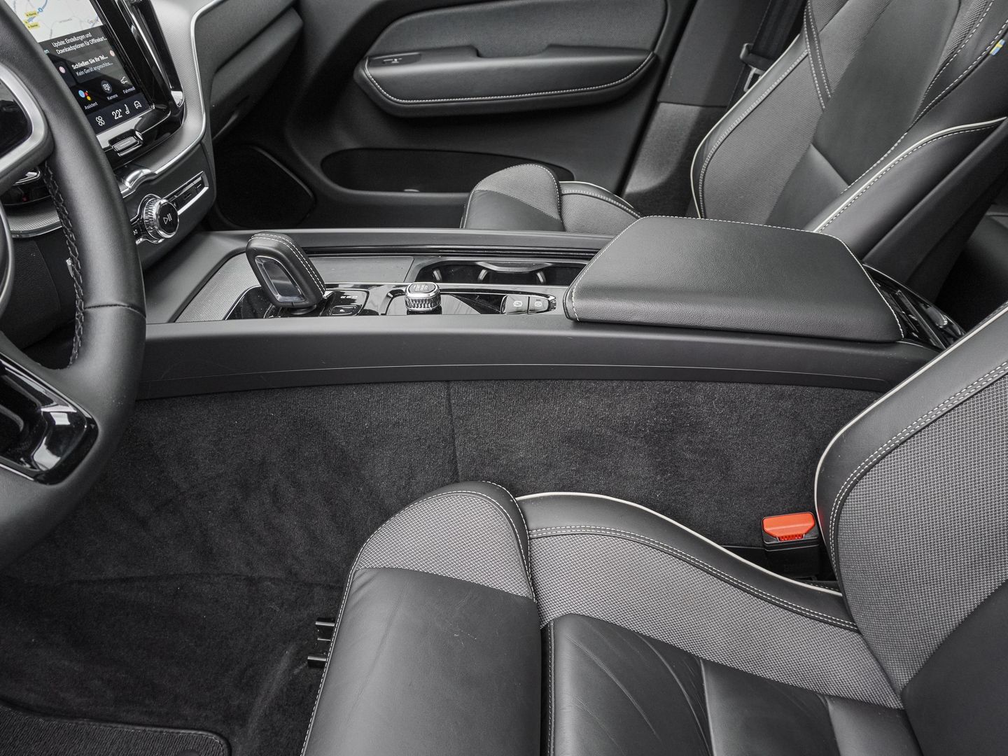Volvo XC60 R Design AWD B4 Diesel EU6d AHK El. Panodac foto 13