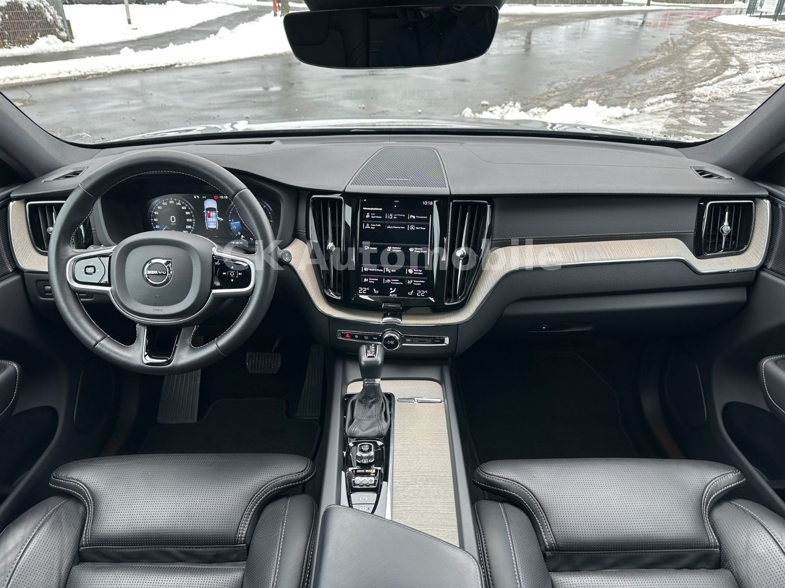 Fahrzeugabbildung Volvo XC60 D4 Inscription 2WD/BLIS/Head-Up/Pano/360°