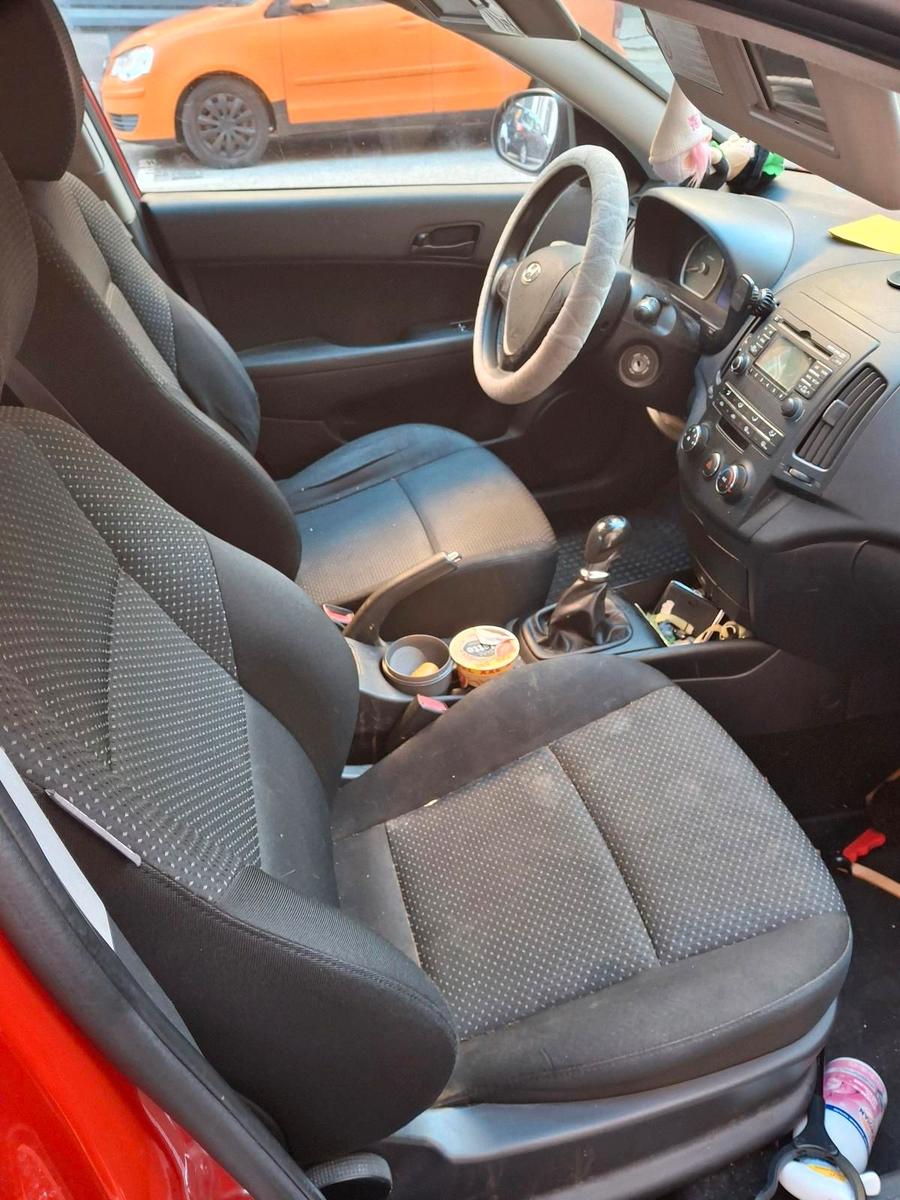 Hyundai i30 2011 — engine 109 HP (80kW)