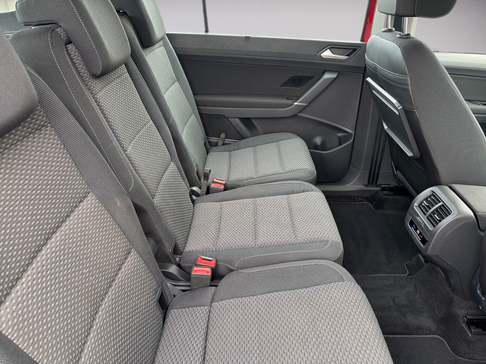 Fahrzeugabbildung Volkswagen Touran Comfortline 1.5 TSI
