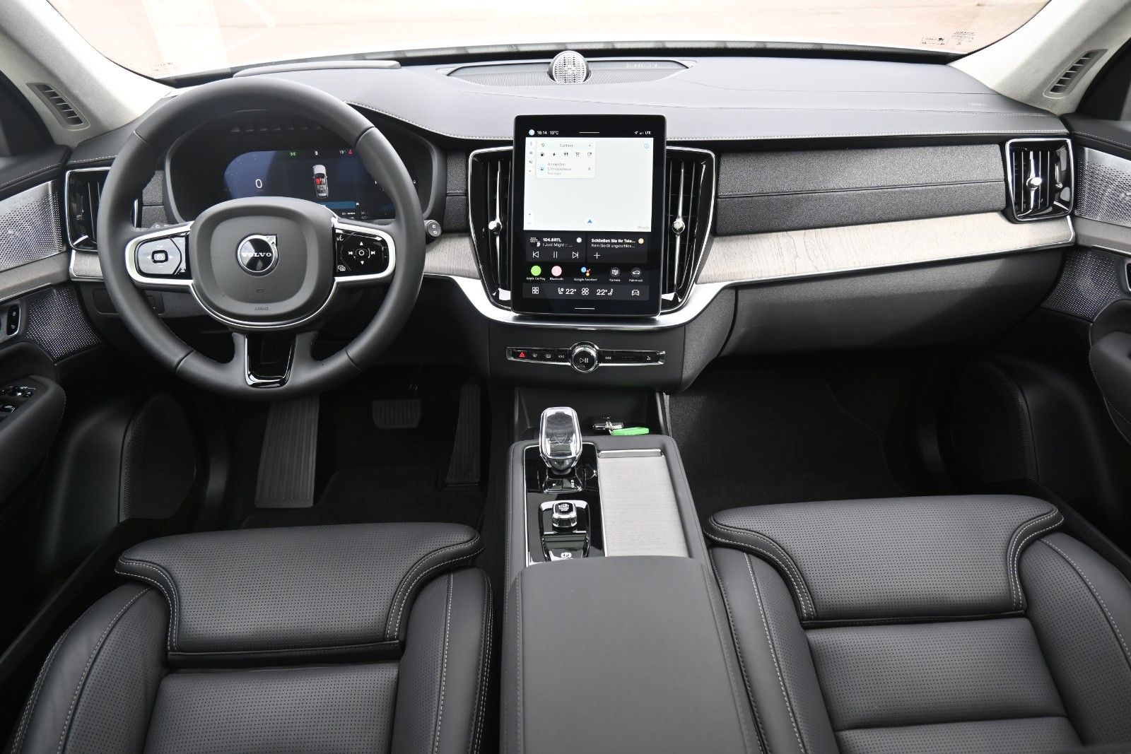 Fahrzeugabbildung Volvo XC90 T8 AWD Ultra Dark*STDHZG*360°*LUFT*B&W*ACC