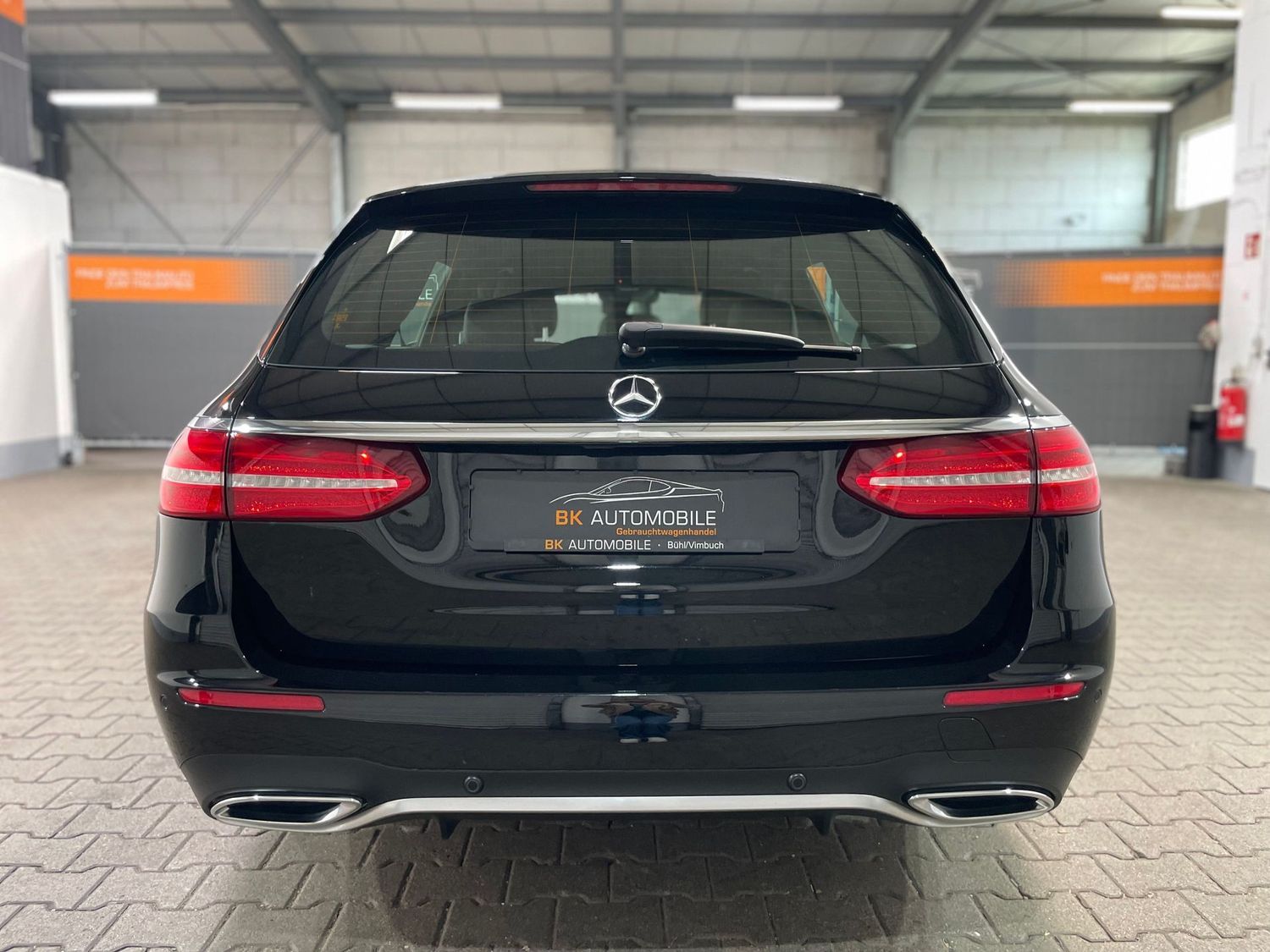 Fahrzeugabbildung Mercedes-Benz E 300 d AMG#Memory#Luft#360°#Alcantara#LED#ACC#S