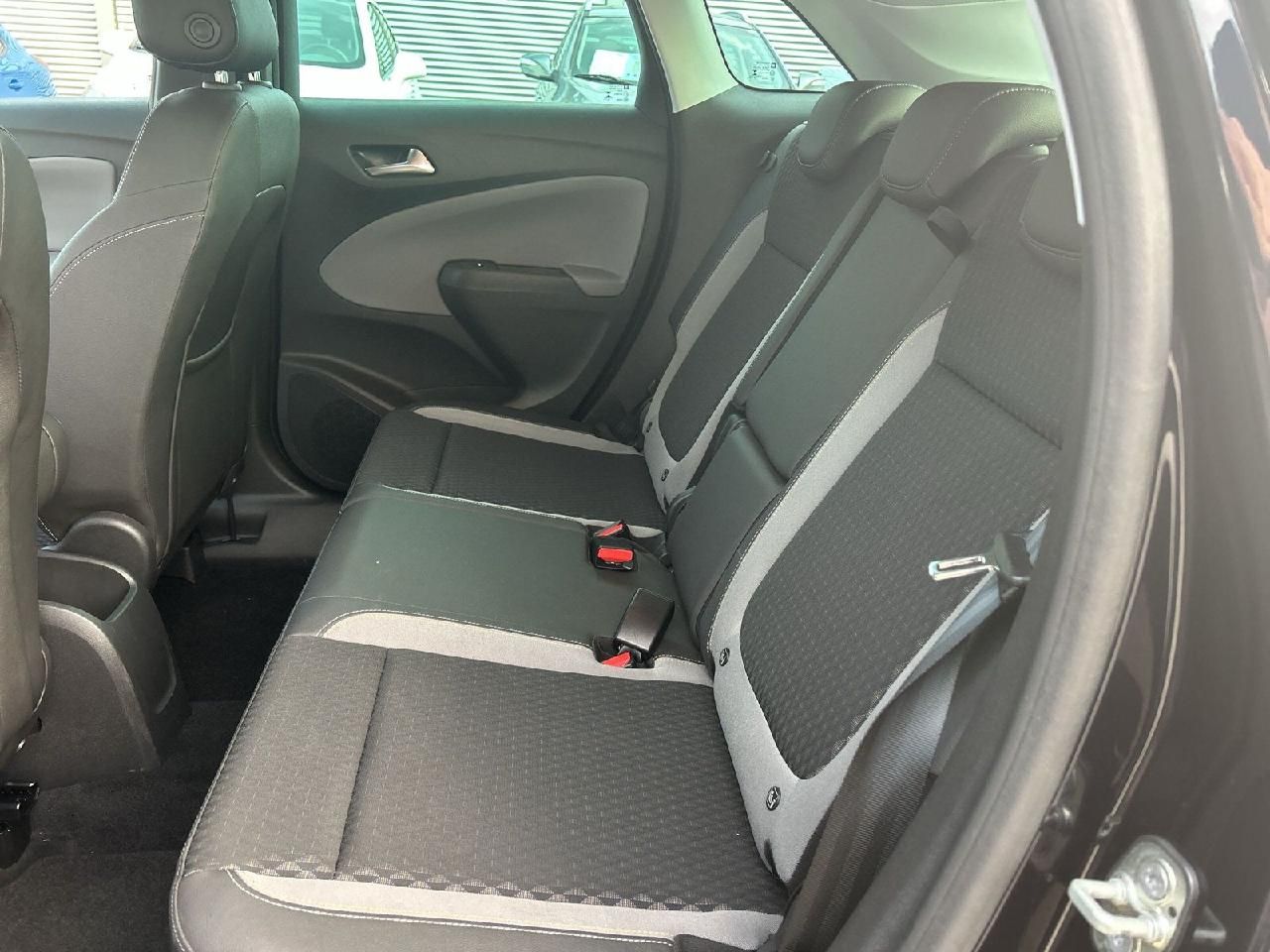 Fahrzeugabbildung Opel Crossland Innovation, Automatik,AHK